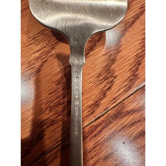 Oneida American Colonial Solid Serving Meat Fork 8 3/8" Cube Heirloom Stainless - Picture 4 of 5